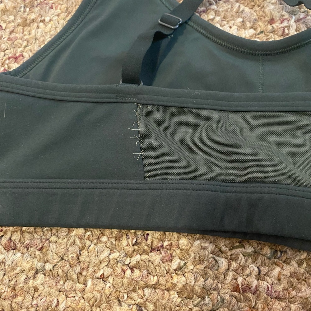 Gymshark Ruched Sports Bra - Picture 4 of 5